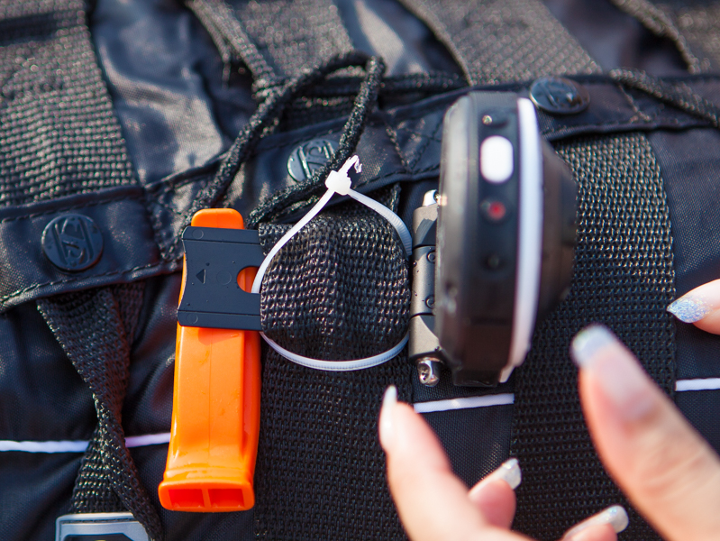 外れないように結束バンドで繋いでいる