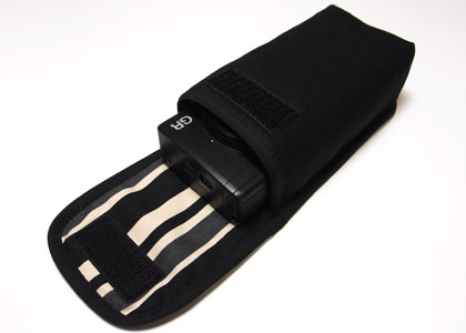 (未使用･未開封品)suono（スオーノ）リコーGR2ケース/ GRケース（ブラック・カーボンストライプ）-ハンドメイド リコーGR2/ GR ケース（ブラック・カーボンストライプ）--suono