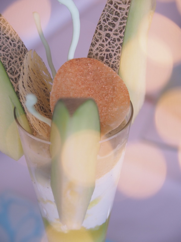 シバさん。「レストランで思う存分に撮影する機会などないので、とても楽しくやりがいのある時間を過ごすことができました。思いがけず多重露出についても教わることができたのも収穫でした。おかげさまで、美味しかったデザートの脳内イメージな1枚が撮れました♪」