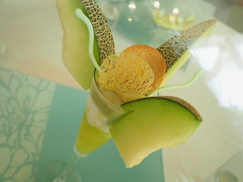 ここちゃこさん。「きょん♪さんの撮影前レクチャーはとてもわかりやすく「なるほど」と頷くのに、いざ撮影会になると何から組み立てていけばいいのか…。でも、撮影会途中もきょん♪さんやオリンパスさんがカメラ操作も含め質問にすぐに応えてくれるのが嬉しかったです。参加者さんの写真にも刺激をたくさんもらいました。また次がんばります」