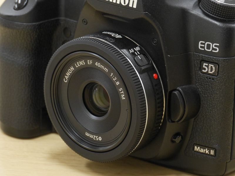 EF 40mm F2.8 STMはやや頼りない外見だが……