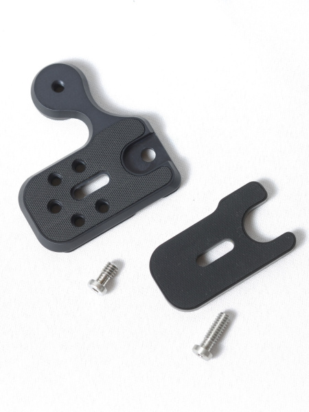 M-PLATE PROがレンズと干渉する場合は、別売のライザーを使用する