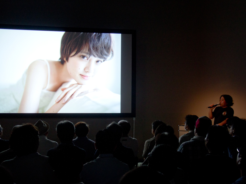 「写真の個性は、構図と四隅に何を入れるか」と語る魚住氏。「レンズは良い物を使った方がカメラの真価を発揮しやすい」と話した