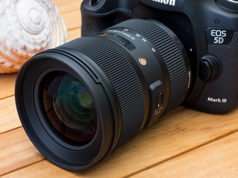 今回はEOS 5D Mark IIIで試用した。発売はキヤノンおよびシグマ用が7月30日、ニコン用が8月21日。実勢価格は税込12万9,600円前後