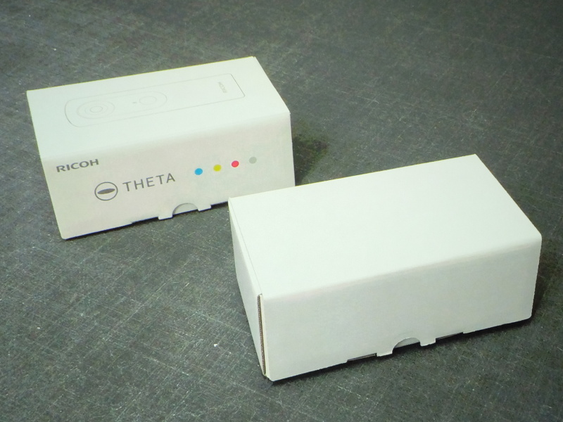 THETAのパッケージをカジュアルHMDにするアイデア。単眼用のフレネルレンズ、立体視用の二眼レンズを用意した。