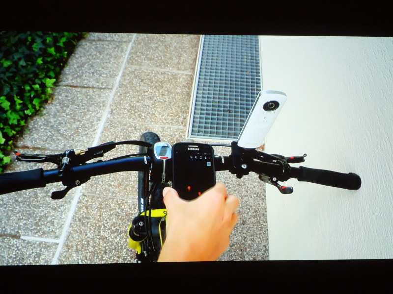 GPSを用いて、指定場所で撮影を開始・停止できる