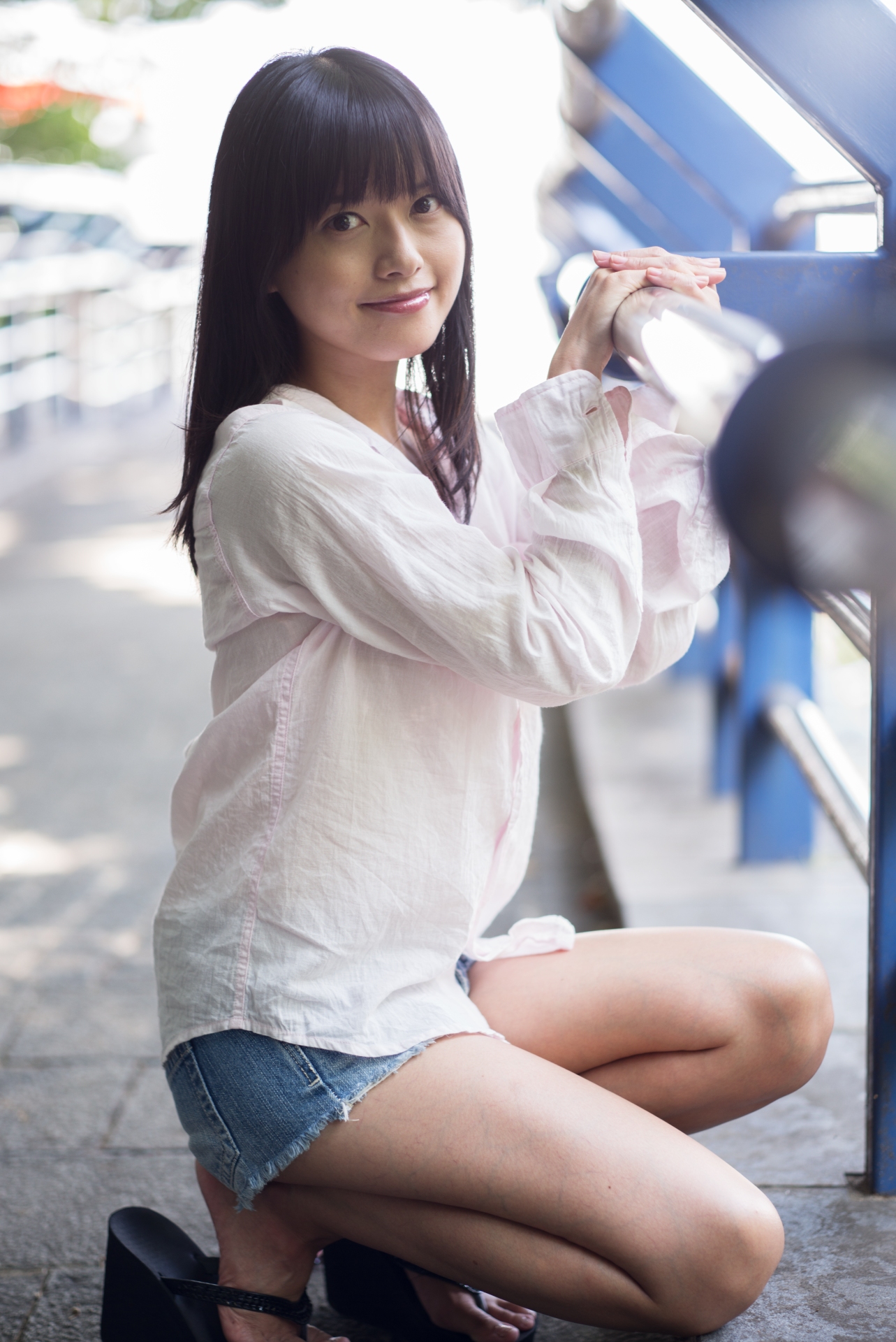 逆光へ溶け込んでいくアウトフォーカス部描写がなかなかいい。LEICA M（Typ240） / ISO200 / F2 / 1/125秒 / WB:晴天