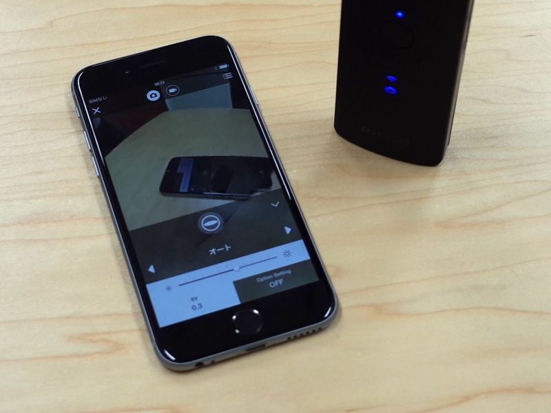 スマートデバイスでライブビュー（10fps）が見られるようになった。再生時のようにスクロールや拡大/縮小の操作も可能