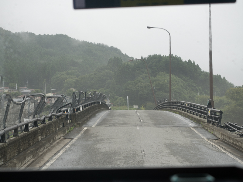 続いて吉里吉里海岸海水浴場に向かった。途中の橋も当時の様子を物語っていた