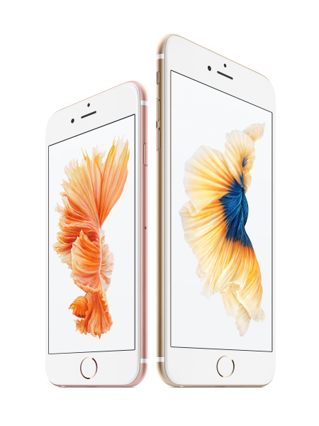iPhone 6s（左）とiPhone 6s Plus（右）