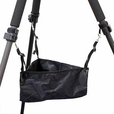 重石など入れることで三脚の揺れを抑えられる「ストーンバッグ」