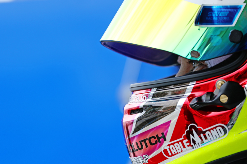 測距点は目のあたりを選択する。そのままではヘルメットのバイザーにピントが合ってしまうことが あるので、マニュアルでピントを追い込む。<br>キヤノン EOS 7D Mark II / EF70-300mm F4-5.6L IS USM / 200mm（320mm相当） / 絞り優先AE（F5.0、1/100秒、±0EV）/ ISO 100