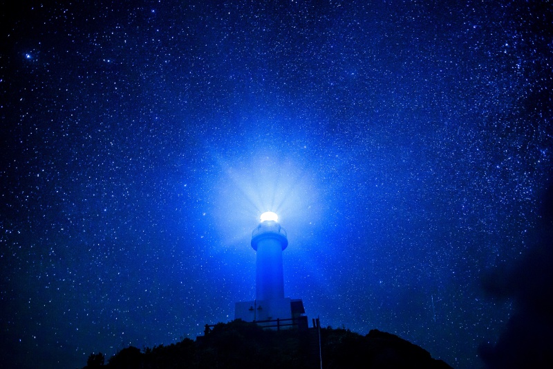 キヤノンEOS 5D Mark III／EF16-35mm F2.8L II USM／18mm／マニュアル露出（F2.8、30秒）／ISO 2500／WB：白熱電球