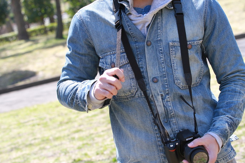 長さ調整はナイロンベルトを引っ張るだけで行える