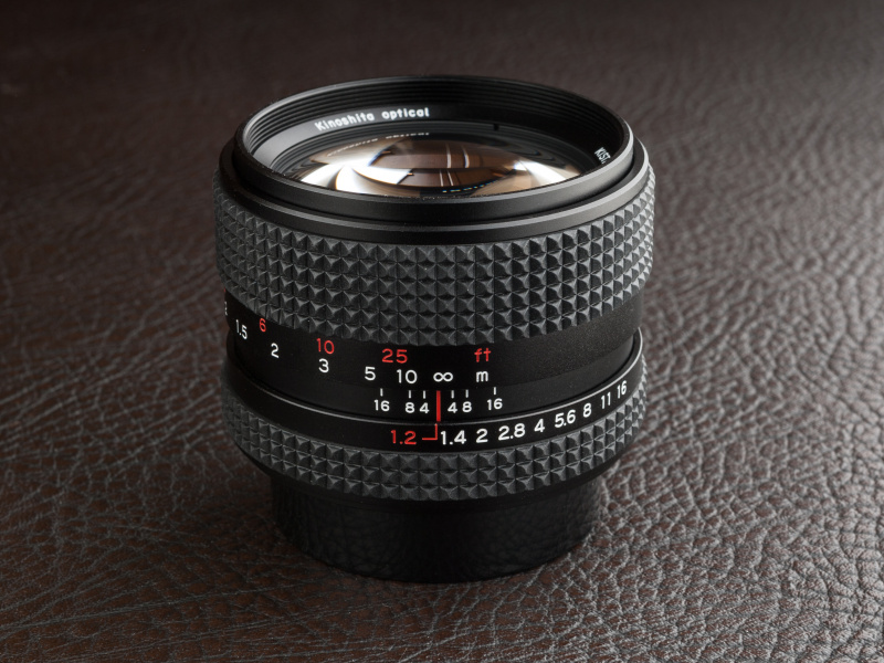 キスター55mm F1.2は税込13万4,136円。マップカメラと木下光学研究所で販売している。発売は9月30日だ