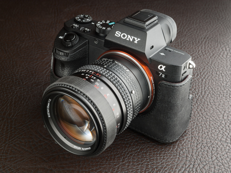 カラーバリエーションはブラック、チョコ、ネイビーの3色展開だ