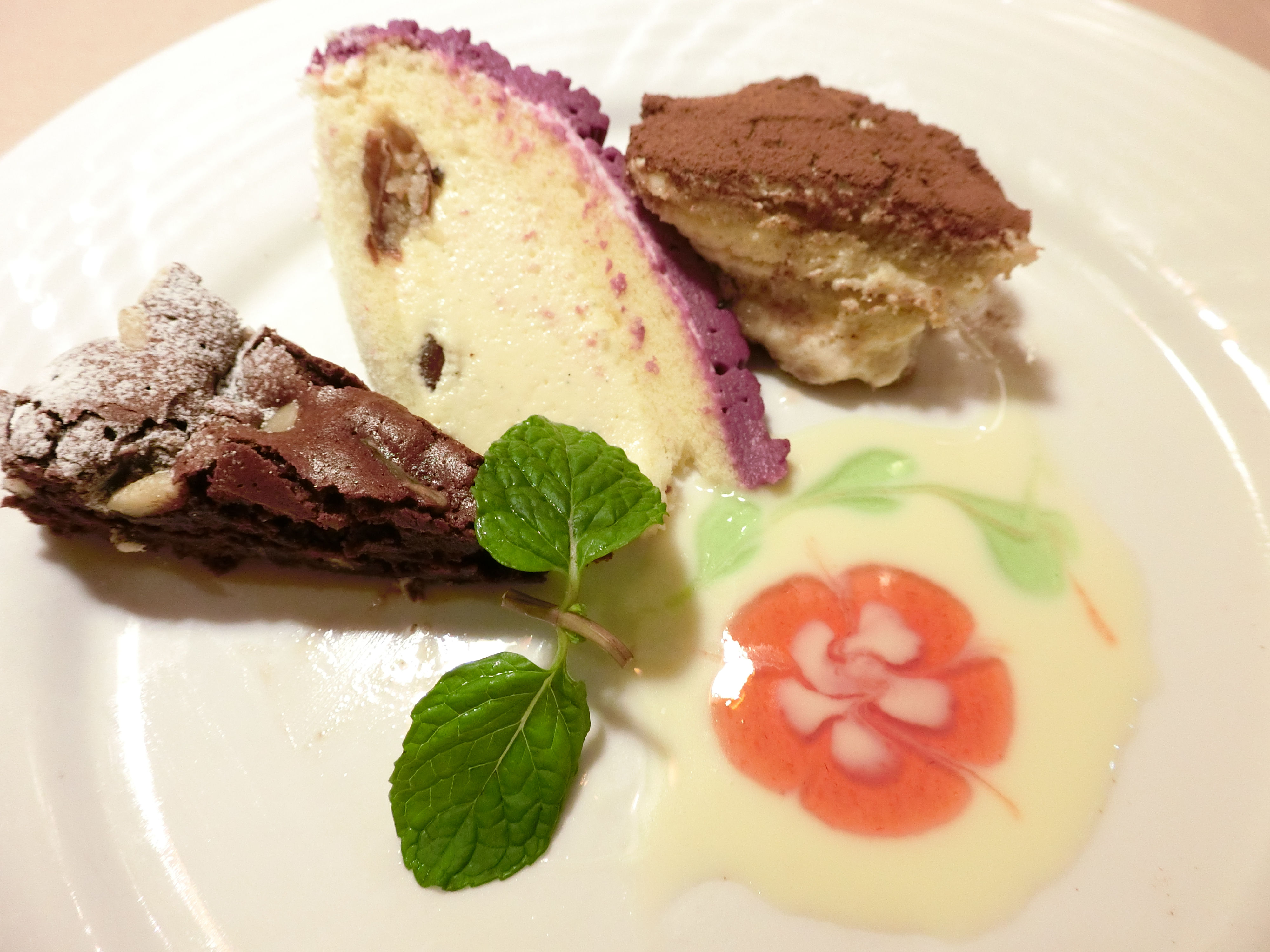 EXILIM EX-ZR3000／1/30秒／F2.8／1EV／ISO800／25mm相当（35mm相当判換算）