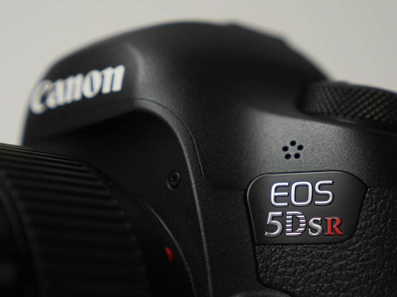キヤノンEOS 5Ds/5Ds R（写真）のように5,000万画素を超えるデジタルカメラも登場している