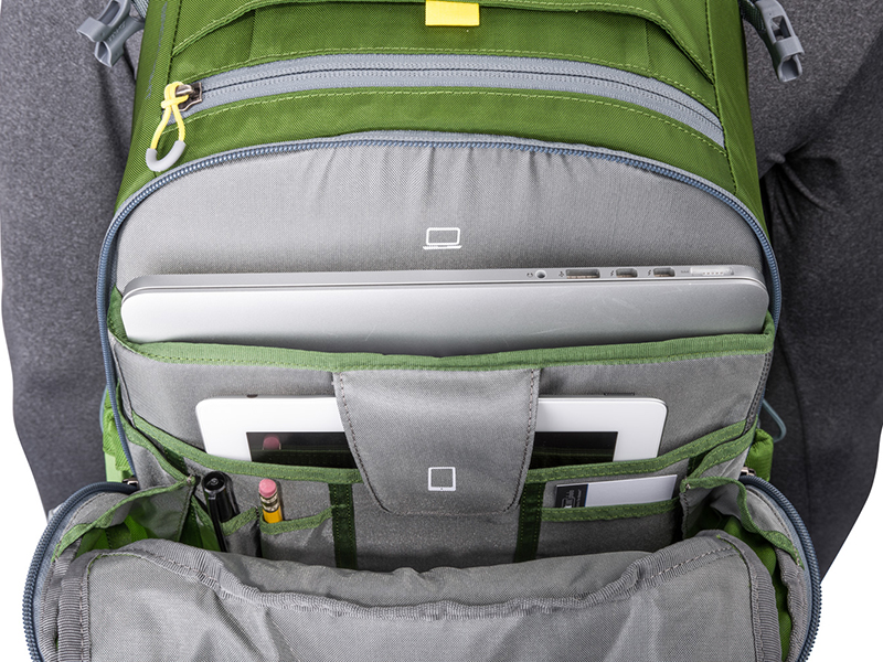 ノートパソコンとタブレットが収納できる