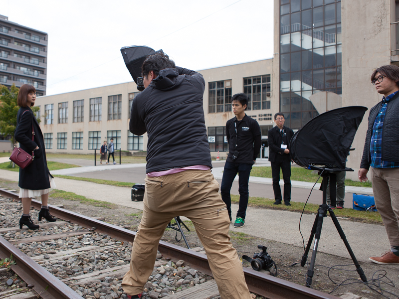 光がフラットな曇天。そのままではメリハリのない写真になる