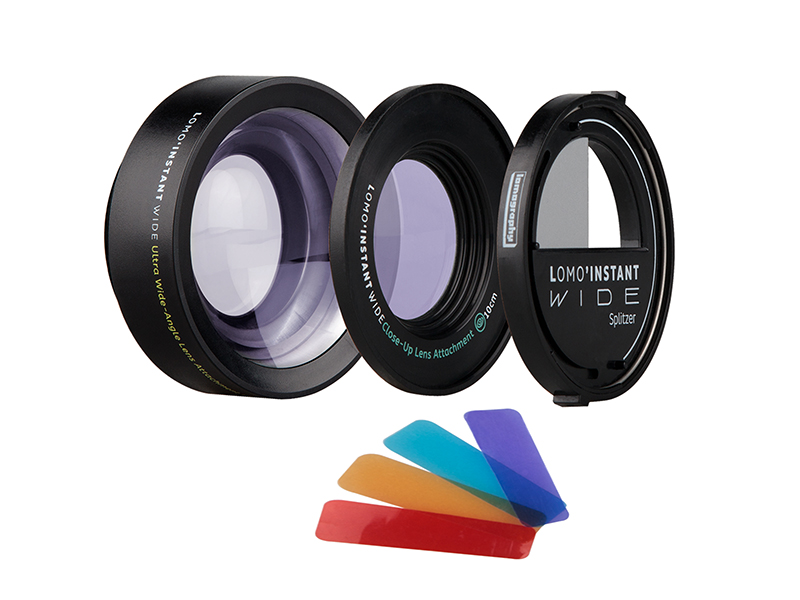 ストロボ用のカラーフィルターとコンボパッケージに付属するレンズアタッチメント