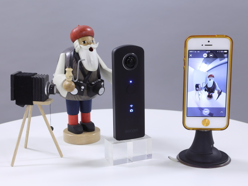 全画面ライブビューは、再生時同様に画面を指でスワイプしてグリグリ視点を変えたり、ピンチ操作で拡大縮小も行える。被写体の配置など、構図重視の場合に仕上がりイメージをチェックしながら撮影できるのが便利だ。