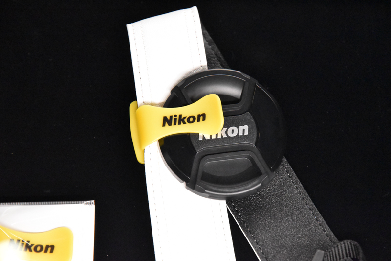 ニコンロゴ入りレンズキャップクリップ