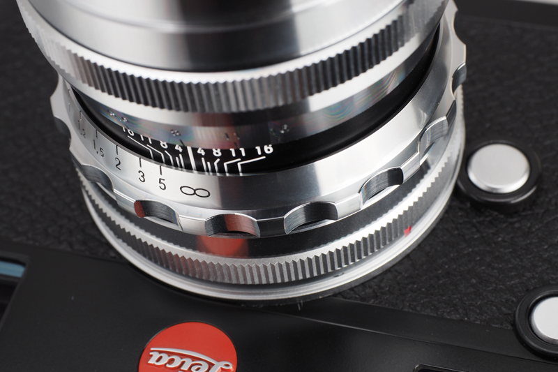 ピントリングはギヤのような独特の形状で、切削ラインが美しい。グリスを介した動きは非常に滑らかで文句なし。