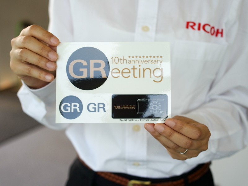 アンケート回答者に配布されたステッカー