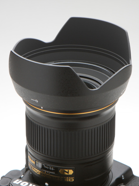 花型のフードが付属する