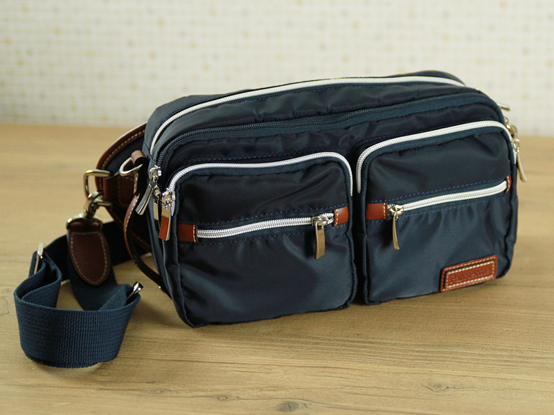 ディープネイビー