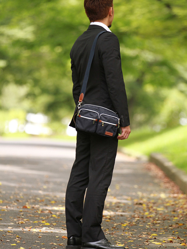 ショルダーバッグスタイル