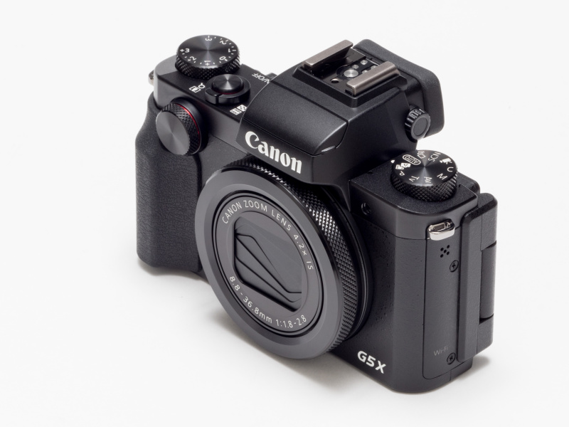 電源オフ。レンズバリアを装備