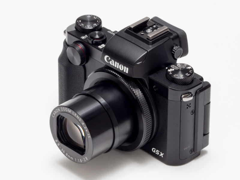 電源オン（望遠端100mm相当）