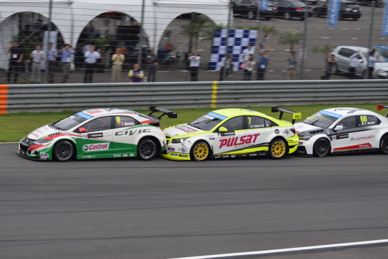 masa@TypeRさん　第2レーススタート直後の1コーナー