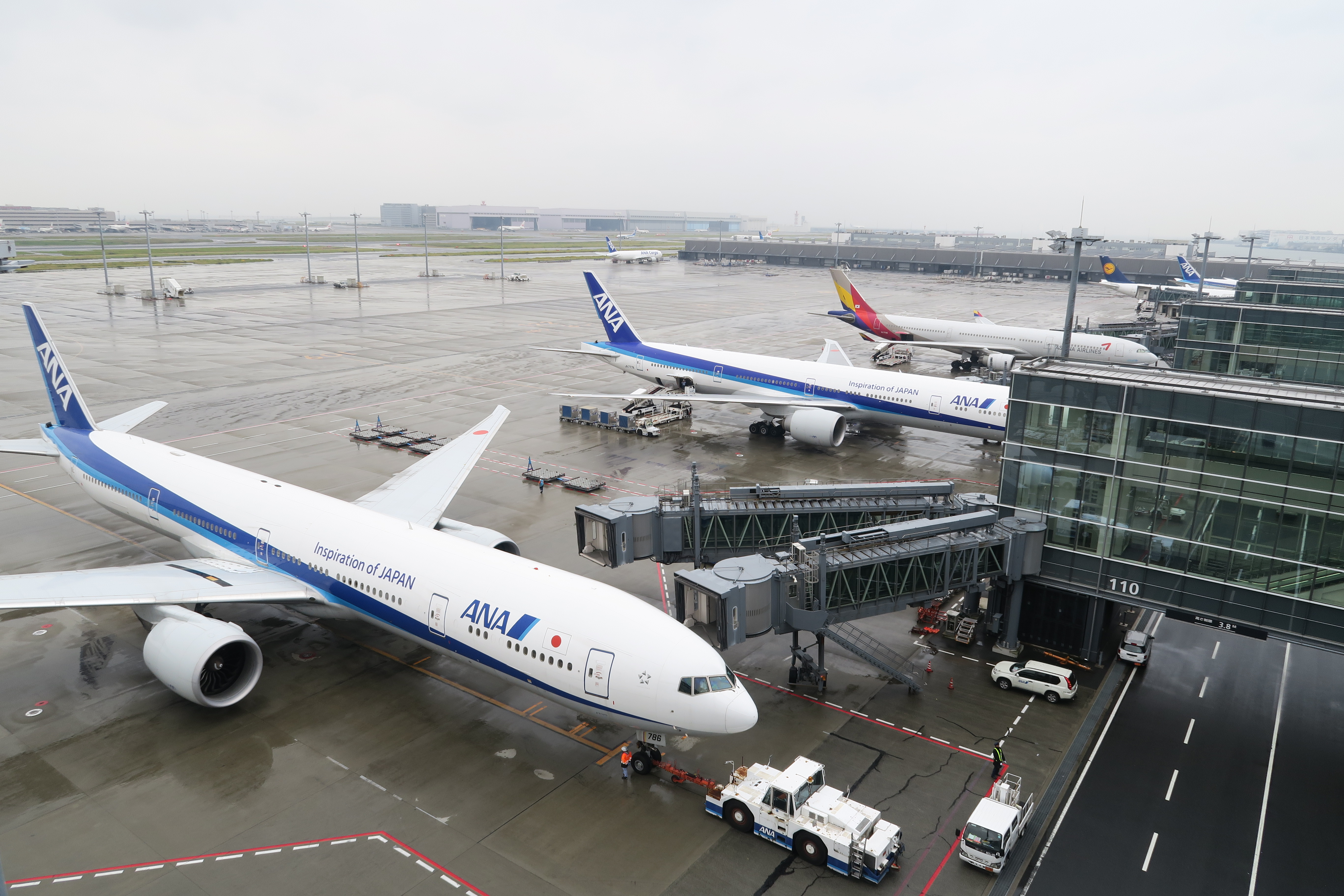 広角端8.8mm（35mm判換算24mm相当）で撮影