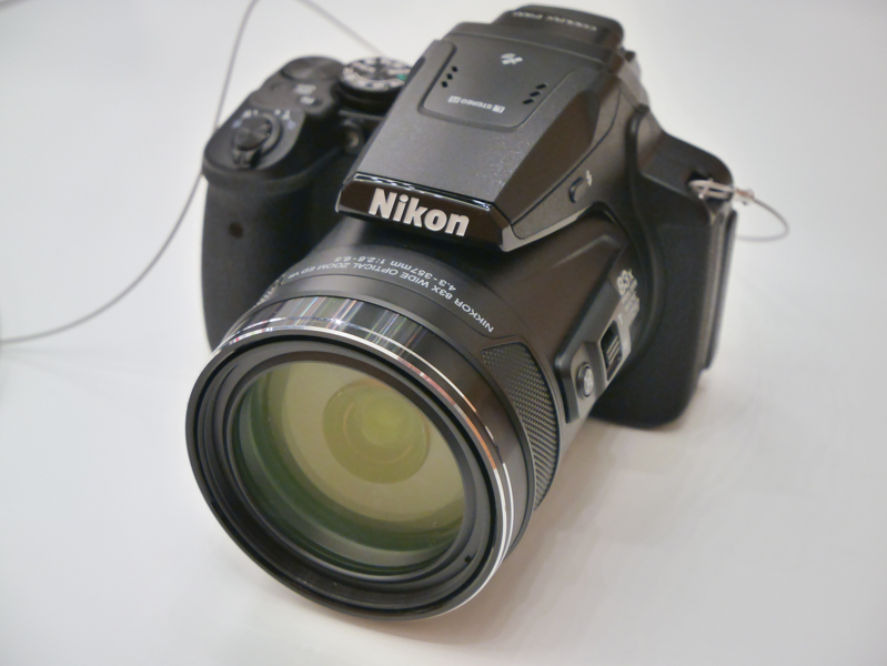 グッドデザイン金賞に選ばれたニコンCOOLPIX P900。