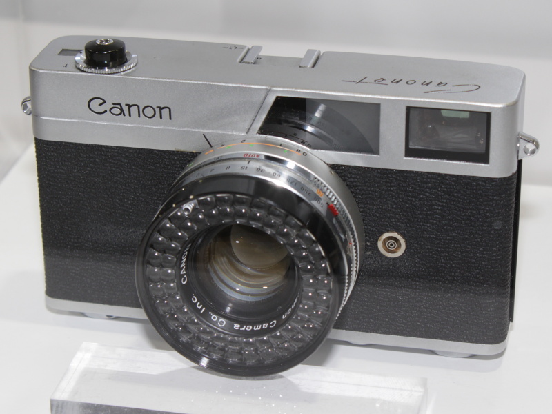 キヤノネット（1961年発売）の姿も