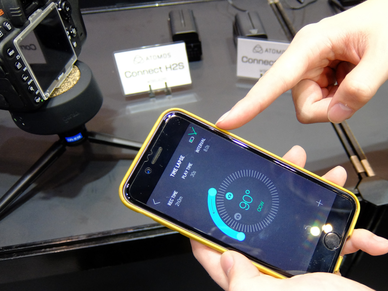 操作は全てスマホで行う