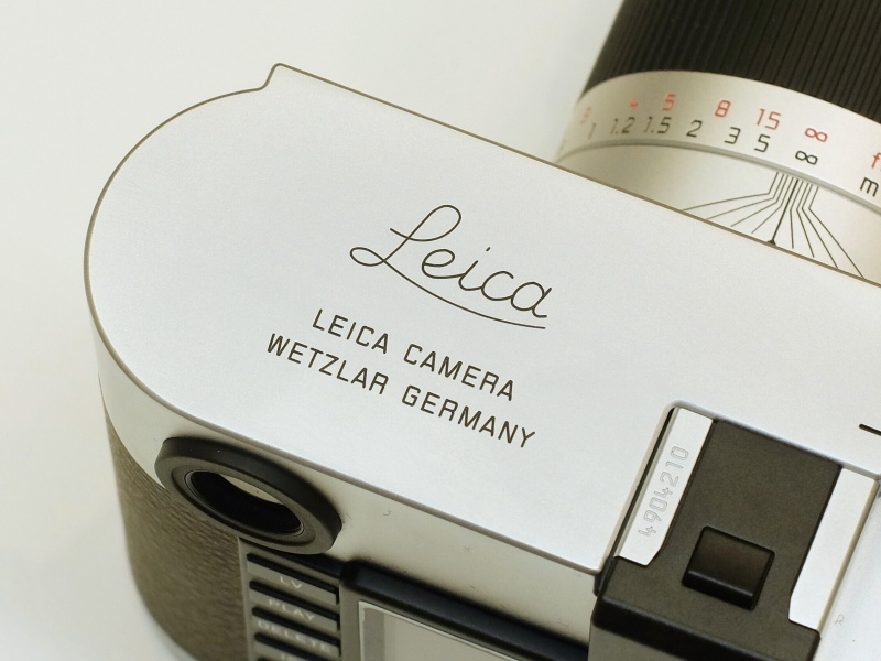 Leicaクラシックロゴの刻印例