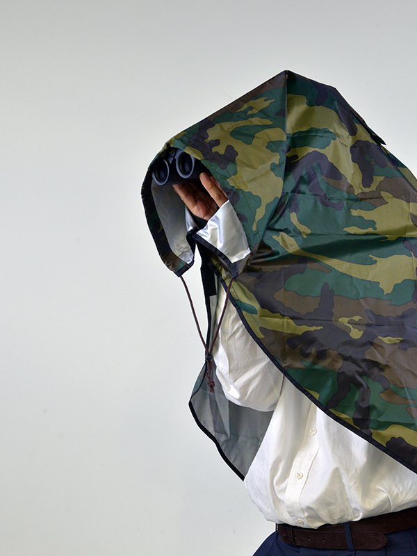 羽織ることで野鳥観察などにも利用できる