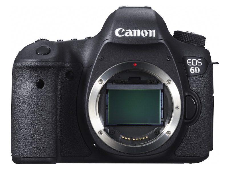 首位のキヤノン「EOS 6D」