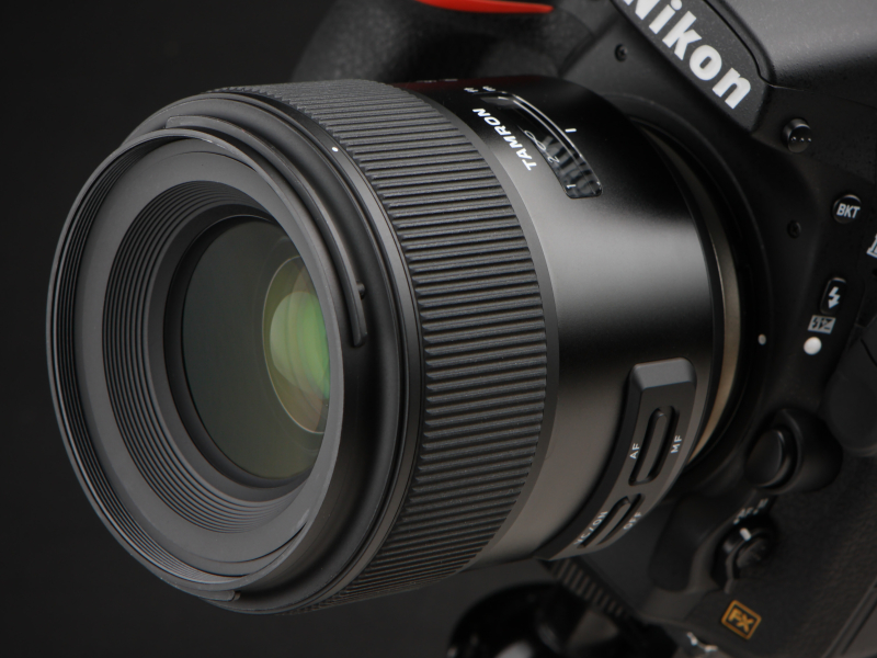 今回はニコンD810で試用した。発売は9月。実勢価格は税込7万8,420円前後