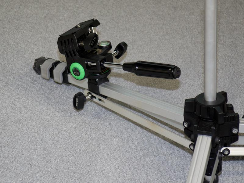 雲台を脚に取り付けたところ