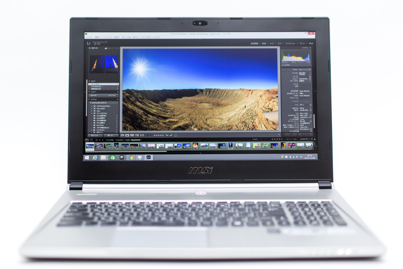 特にキャリブレーションせずにsRGBモードにすれば、白色点は6500Kになります。