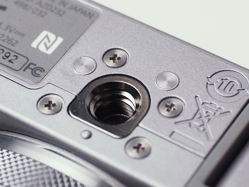 底面のフェチカット。ネジだけでなく足までスピン加工