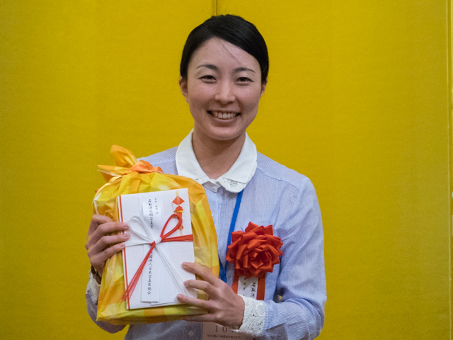 名取洋之助写真賞を受賞した鳥飼祥恵さん。