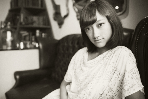 ポートレートの新しい教科書：第5回：ざらついたモノクロ調にポート