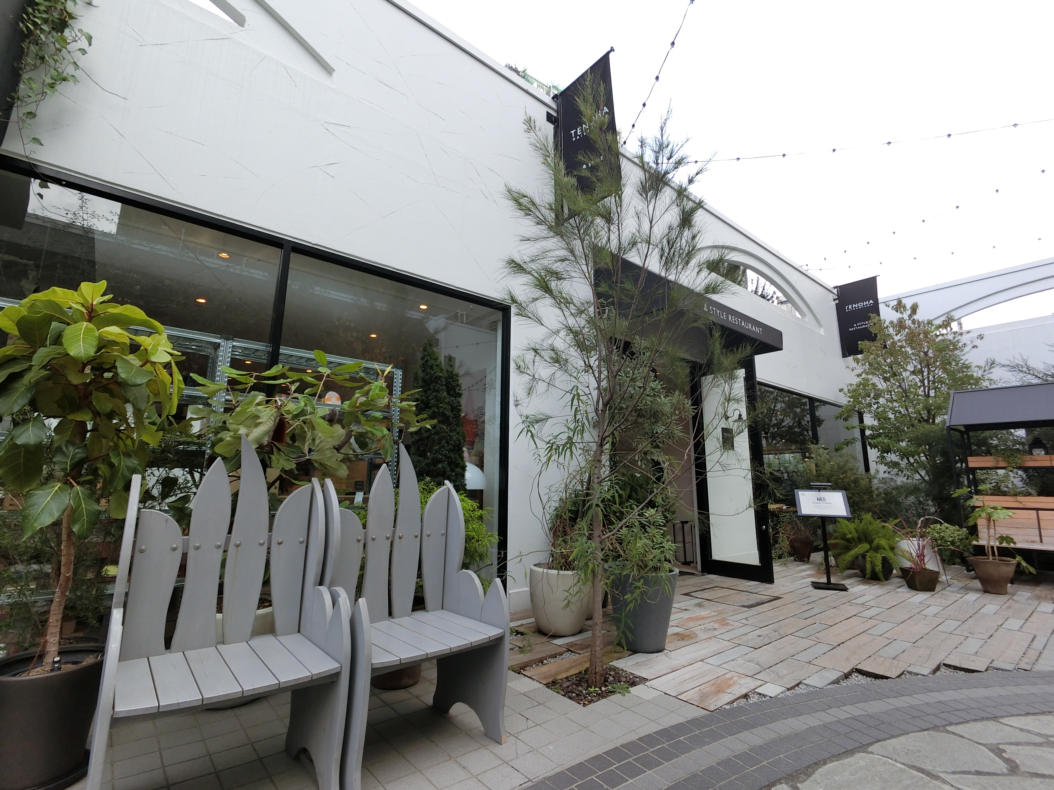 EX-FR100 / 4,000×3,000 / ISO64 / F2.8 / 1/250秒