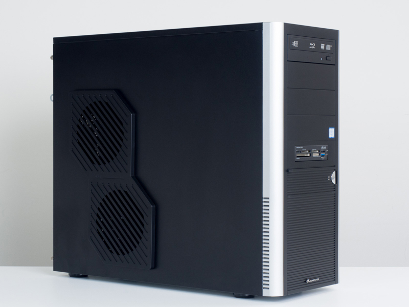 マスターズモデルと共通のケースを選んだ。